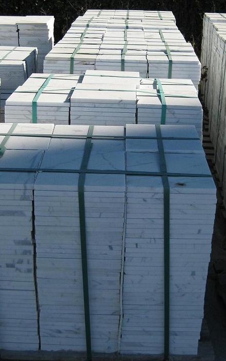 Calacatta Gold 30 x 30 x 2 cm first quality stock polished
