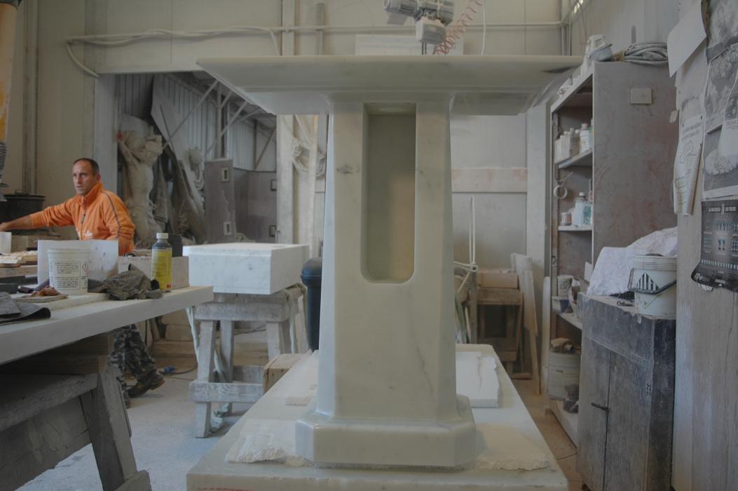 Solid base of sinks in statuary marble, finished